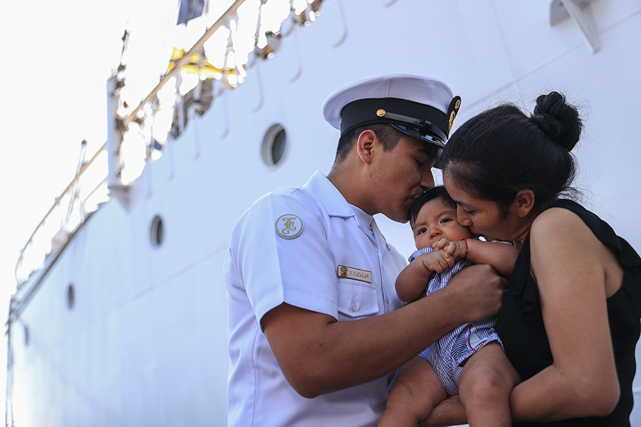 B.A.P. Unión: el emotivo encuentro de los tripulantes y sus familias